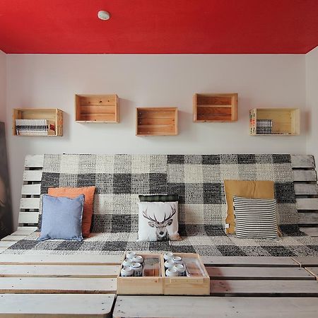 Music Uni Street Backpacker'S Hostel Toyonaka Luaran gambar